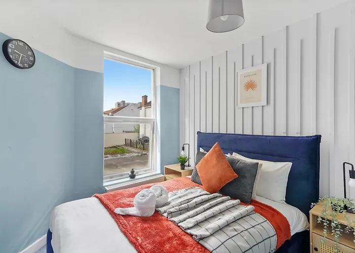 Stylish Sleek Abode - Sleeps 6 * ブリストル