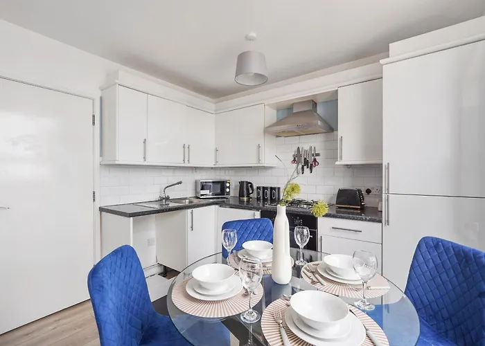 Stylish Sleek Abode - Sleeps 6 * ブリストル