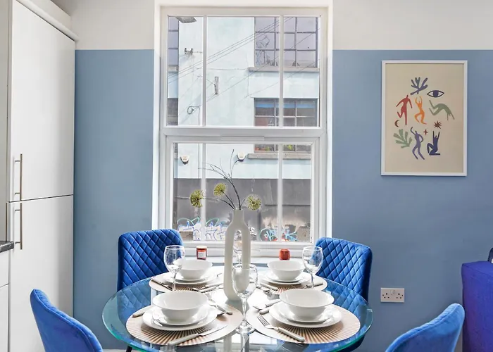 Stylish Sleek Abode - Sleeps 6 Apartmán