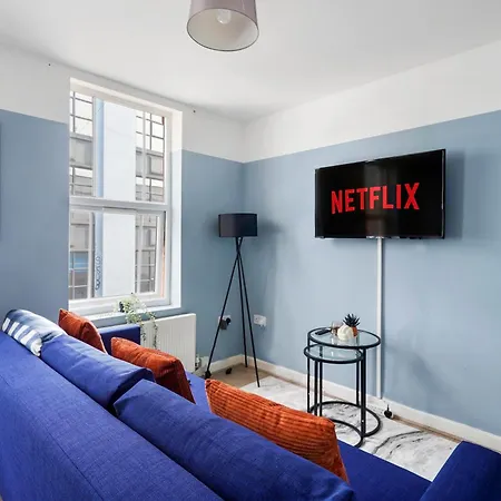 Апартаменты Stylish Sleek Abode - Sleeps 6 *