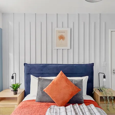 Stylish Sleek Abode - Sleeps 6 * ブリストル